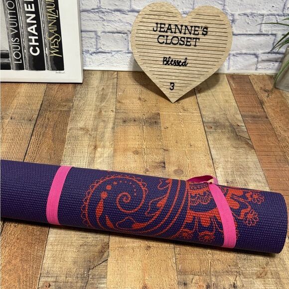 Gaiam Reversible Aubergine Swirl 24 X 68 X 0.24 In Yoga Mat w strap - Picture 5 of 7